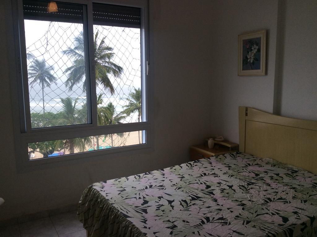 Pitangueiras Frente Total Mar Pe Na Areia Apartment Guaruja Exterior photo